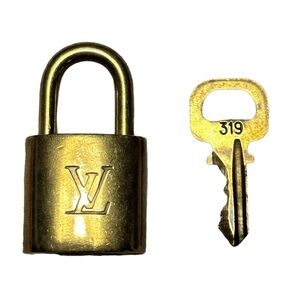 LOUIS VUITTON #319 Brass Padlock + Key Set
